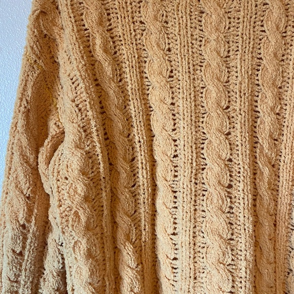 Size Small, Yellow American Eagle Sweater - Picture 2 of 4